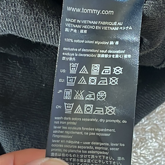 TOMMY HILFIGER
Women's Solid Scoop-Neck Long-Sleeve Knit Top in black size xl - Picture 5 of 10